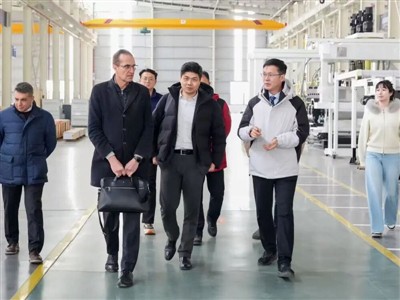 戦略的パートナーシップと世界的成長の推進